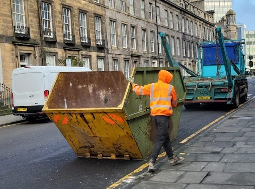 14-yard high sided skip hire in East Lothian, click and hire a 14-yard skip in North Berwick, Haddington, Musselburgh, Tranent or anywhere in East Lothian, click here
