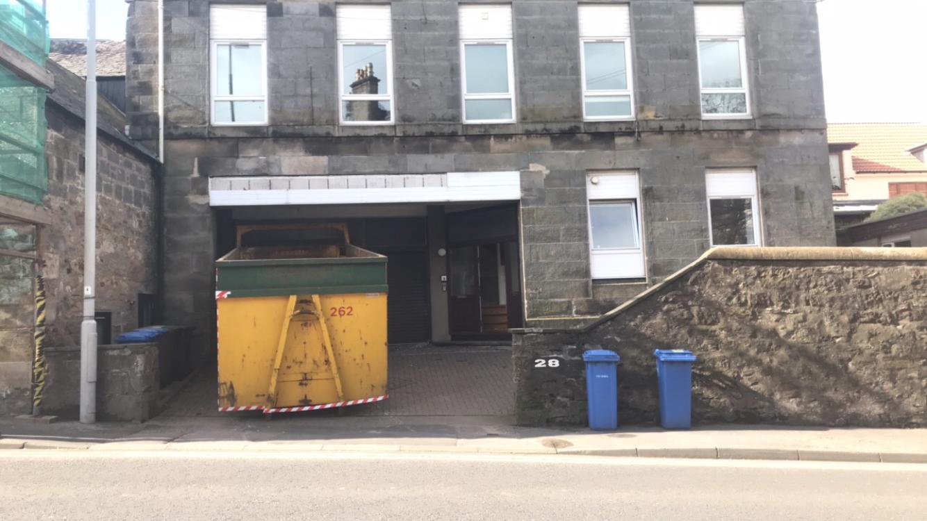 35-yard roll on roll off Skip Hire in East Lothian, 35-yard RoRo skips are ideal for bulky household waste and construction waste, click here for 35-yard roro skip hire prices in East Lothian and book a skip near me