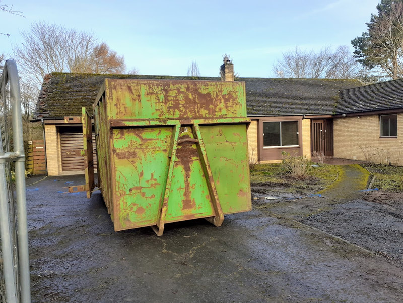 40-yard roll on roll off Skip Hire in East Lothian, 40-yard RoRo skips are ideal for bulky household waste and construction waste, click here for 40-yard roro skip hire prices in East Lothian and book a skip near me