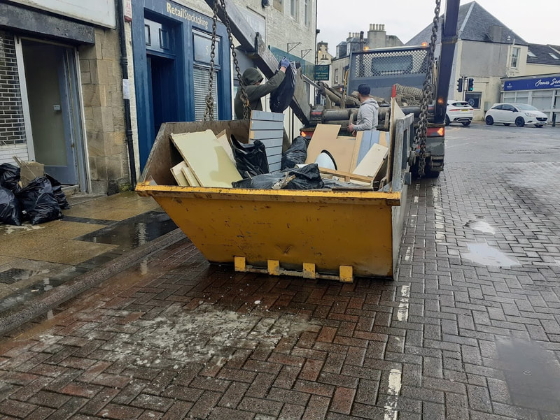 8-yard wait and load skips in Tranent in East Lothian, click here and book local wait and load skip hire online